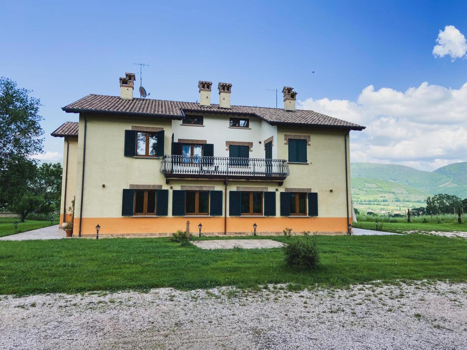 Villa Tadina Gualdo Tadino Exteriör bild