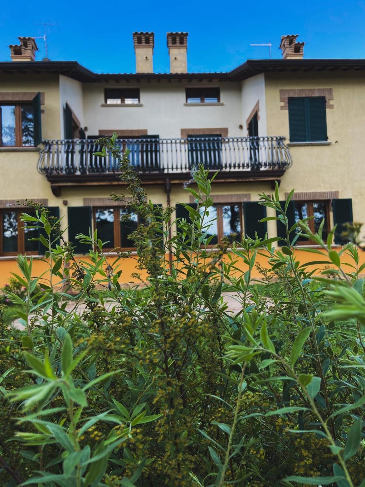 Villa Tadina Gualdo Tadino Exteriör bild